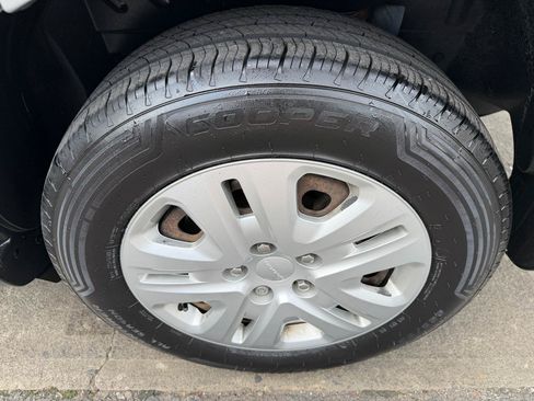Used 2019 Dodge Journey SE w/ Premium Group FWD image 18