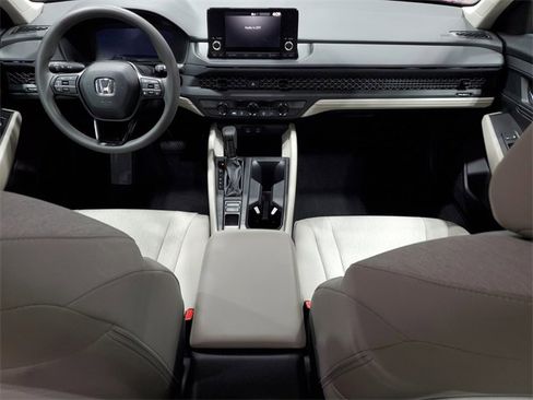 Used 2023 Honda Accord LX image 21