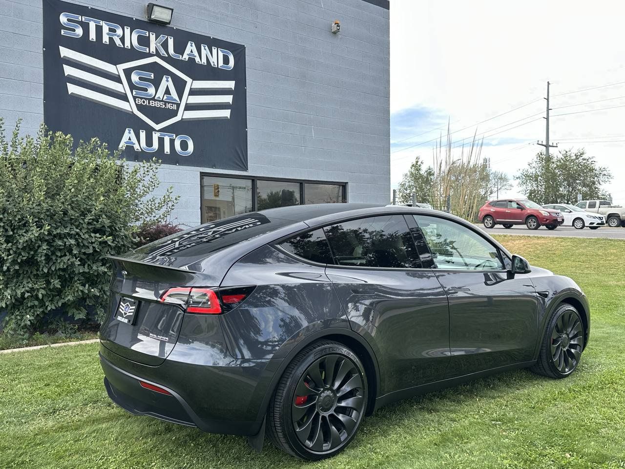 Used 2025 Tesla Model Y Performance AWD/4WD image 7