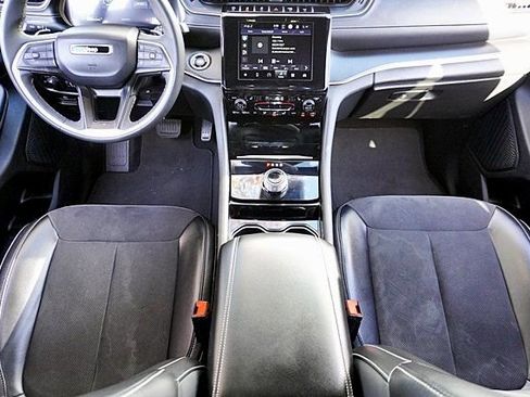 Certified 2023 Jeep Grand Cherokee L Altitude image 20