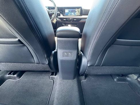 Used 2025 Nissan Kicks SR w/ SR Premium Package AWD/4WD image 12