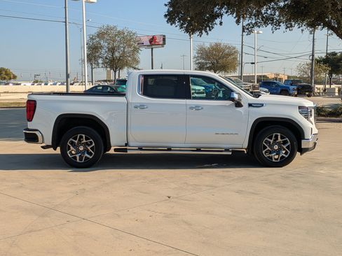 Certified 2023 GMC Sierra 1500 SLT image 2