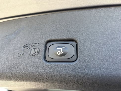 Used 2024 Lincoln Nautilus Reserve image 22