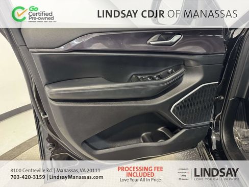 Used 2021 Jeep Grand Cherokee L Laredo AWD/4WD image 18