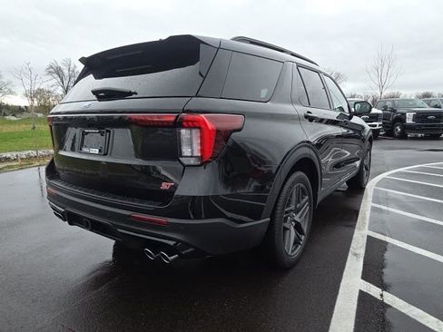 Used 2025 Ford Explorer ST w/ Sun And Sound Package AWD/4WD image 8