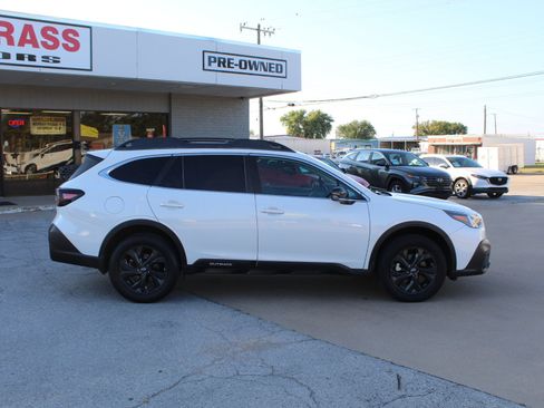 Used 2020 Subaru Outback Onyx Edition XT w/ Popular Package #2 image 3