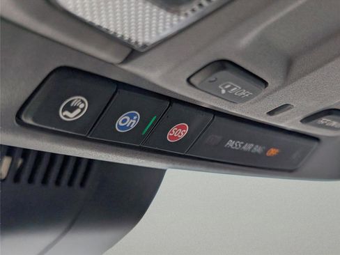 Used 2022 Chevrolet Silverado 1500 LT w/ Z71 Off-Road Package image 29