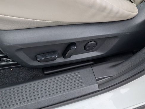 Used 2022 Nissan Rogue SV w/ SV Premium Package image 20