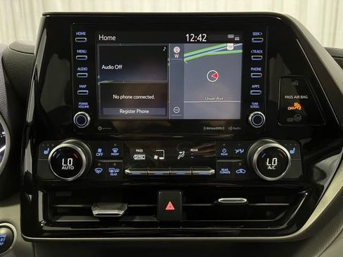 Certified 2020 Toyota Highlander XLE image 21