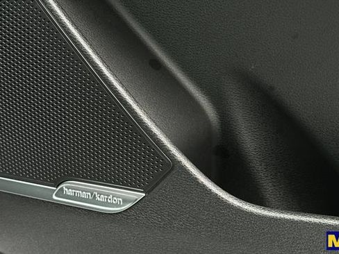 Used 2025 Kia Sportage SX image 21