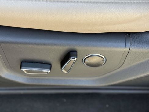 Used 2024 Ford Expedition Limited RWD image 29