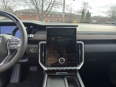 New 2026 GMC Acadia Denali w/ Super Cruise Package image 18