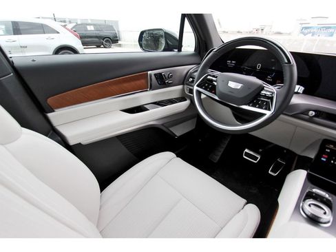 New 2026 Cadillac Vistiq Sport image 8