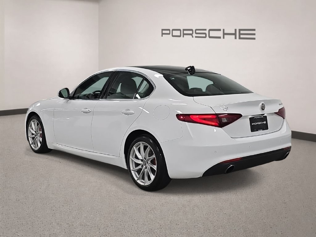 Used 2019 Alfa Romeo Giulia AWD image 3