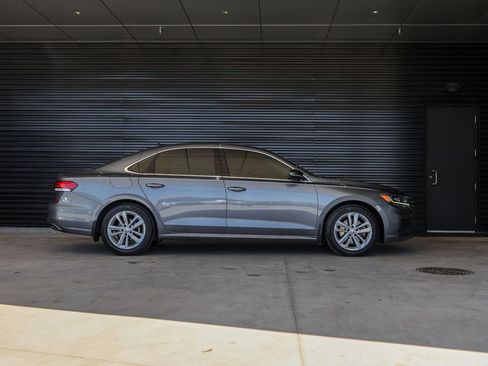 Used 2020 Volkswagen Passat 2.0T SE FWD image 8