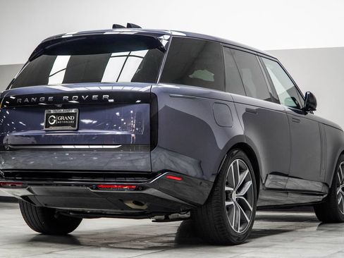 Used 2024 Land Rover Range Rover SE AWD/4WD image 13