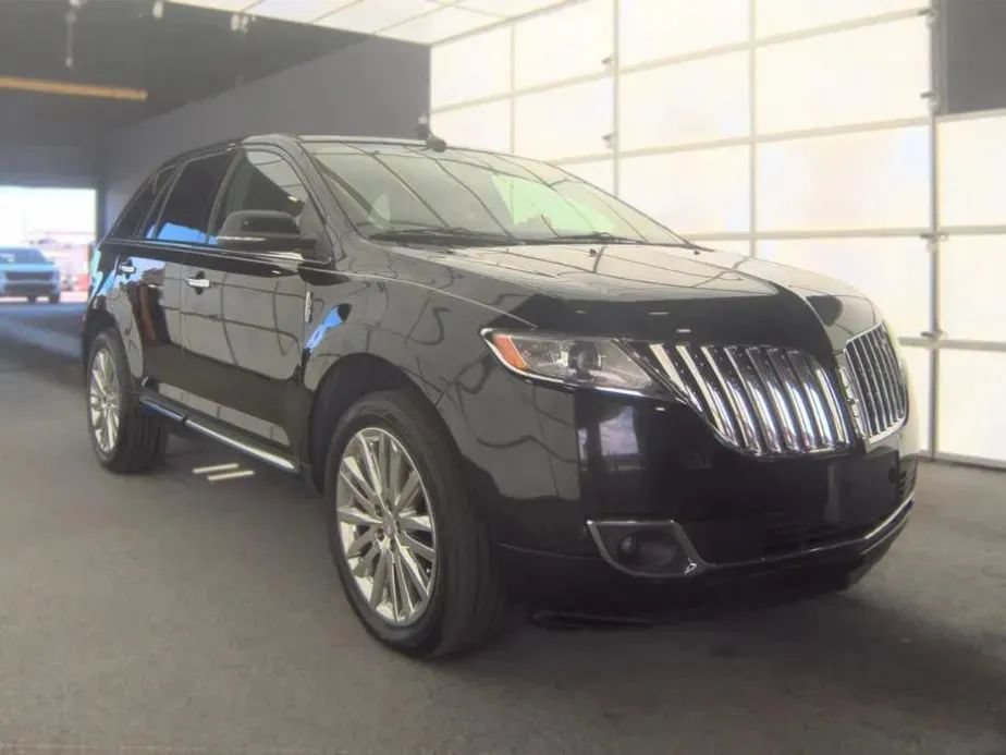 Used 2015 Lincoln MKX AWD w/ Equipment Group 102A image 3