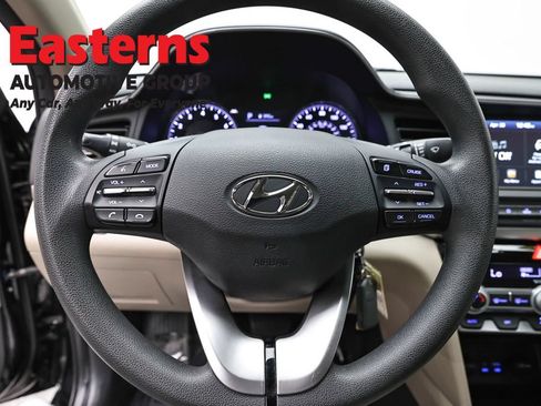 Used 2020 Hyundai Elantra SEL w/ Cargo Package (C1) FWD image 10