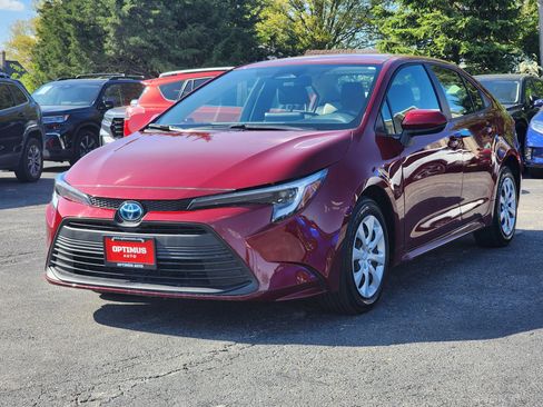Used 2025 Toyota Corolla LE FWD image 3