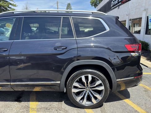 Used 2022 Volkswagen Atlas SEL Premium AWD/4WD image 3