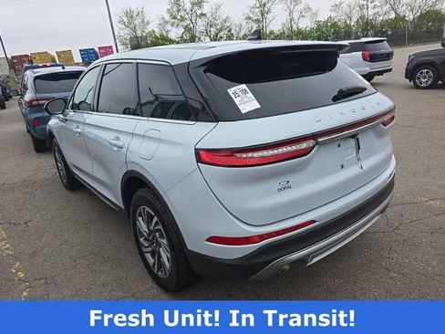 Used 2025 Lincoln Corsair FWD image 3