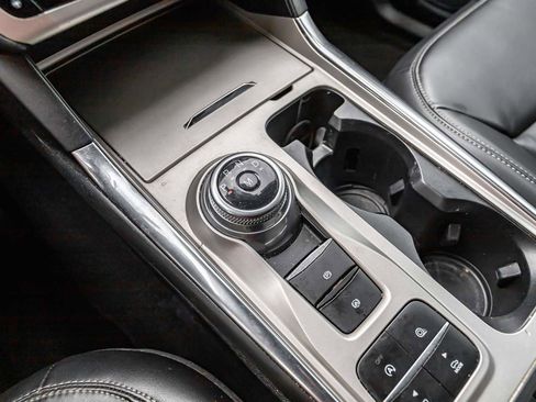 Used 2021 Ford Explorer XLT w/ Equipment Group 202A image 16