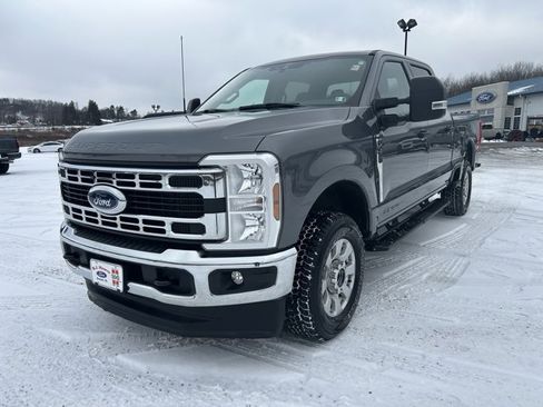 Used 2024 Ford F250 XLT image 8