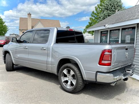 Used 2019 RAM 1500 Laramie AWD/4WD image 4