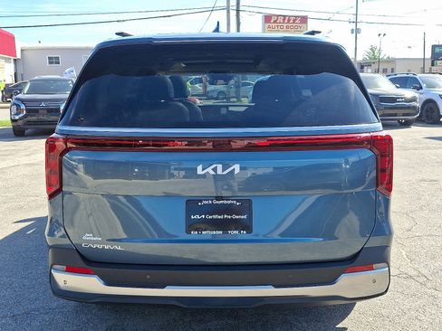 Used 2025 Kia Carnival SX image 6