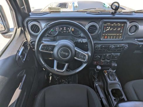 Used 2022 Jeep Wrangler Unlimited Rubicon 4xe w/ Steel Bumper Group AWD/4WD image 15