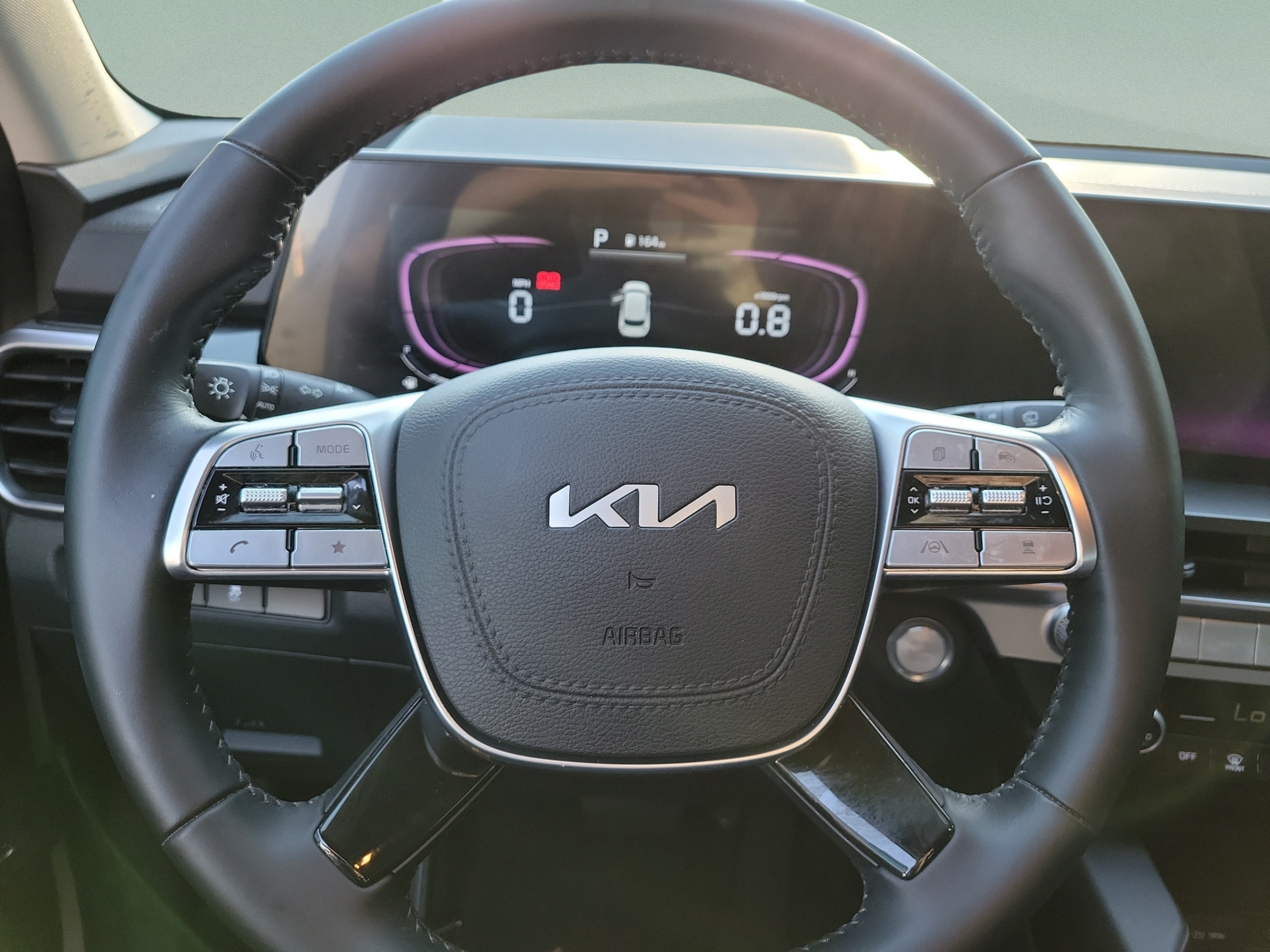 Certified 2025 Kia Telluride LX FWD image 17