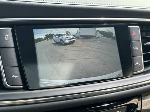 Used 2018 Buick Enclave Premium w/ Experience Buick Package FWD image 35