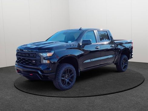 New 2026 Chevrolet Silverado 1500 Custom Trail Boss w/ LPO, Dark Essentials Package AWD/4WD image 4