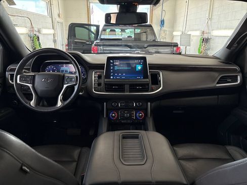 Used 2022 Chevrolet Tahoe Z71 w/ Luxury Package AWD/4WD image 15