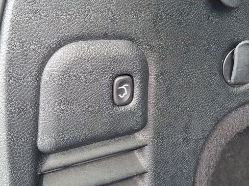 Used 2019 Jeep Grand Cherokee Limited w/ Luxury Group II image 29