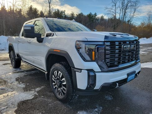 Certified 2024 GMC Sierra 2500 Denali Ultimate image 3