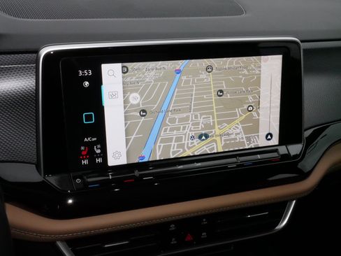 Certified 2025 Volkswagen Atlas Cross Sport SEL R-Line image 22