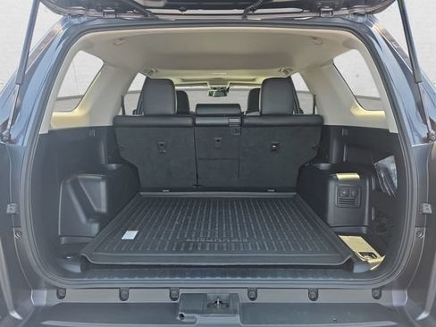 Used 2021 Toyota 4Runner Venture w/ Moonroof Package AWD/4WD image 12