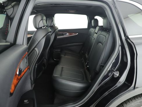 Used 2019 Lincoln Nautilus Reserve image 11