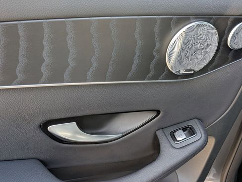 Used 2017 Mercedes-Benz GLC 300 4MATIC image 29