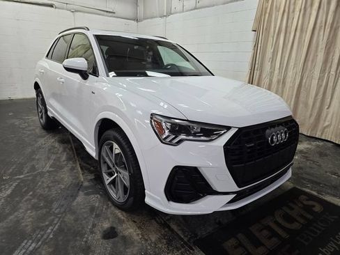 Used 2025 Audi Q3 2.0T Premium w/ Convenience Plus Package AWD/4WD image 4