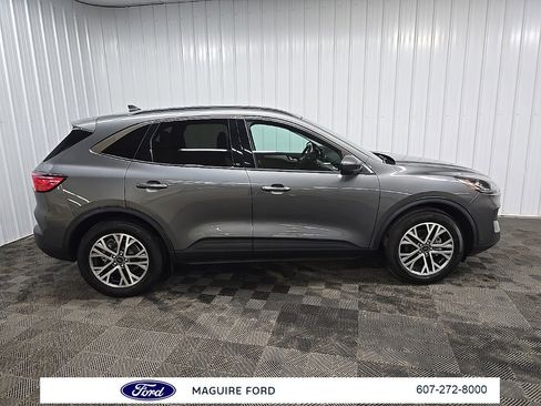 Used 2022 Ford Escape SEL w/ Technology Package image 2