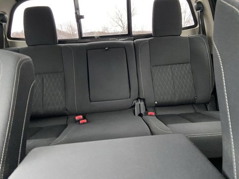 Used 2018 Nissan Titan SV image 23