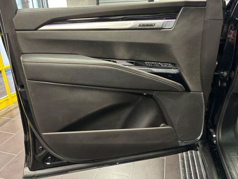 Certified 2025 Cadillac Escalade ESV Sport AWD/4WD image 42