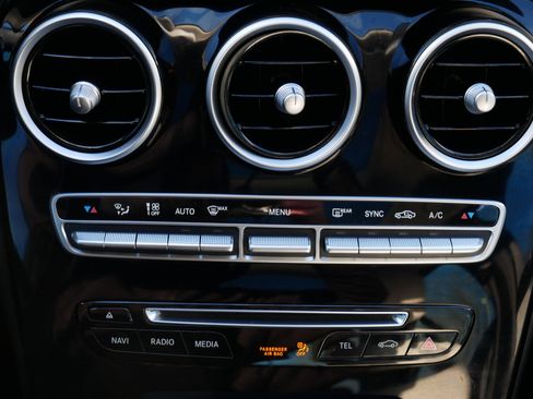 Used 2016 Mercedes-Benz C 300 4MATIC Sedan image 23