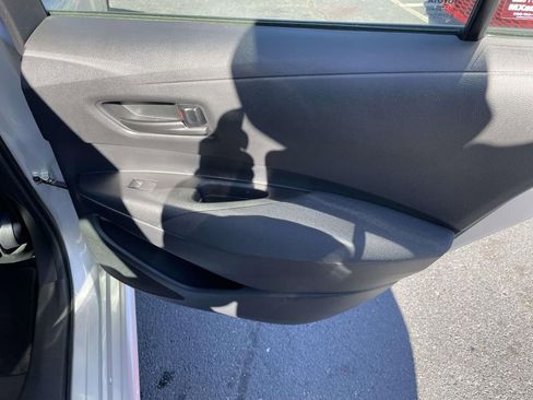 Used 2025 Toyota Corolla LE image 42