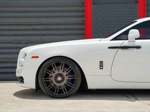Used 2019 Rolls-Royce Wraith RWD image 6