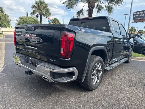 Used 2024 GMC Sierra 1500 SLT AWD/4WD image 4