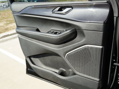 Used 2022 Jeep Grand Cherokee L Laredo image 20