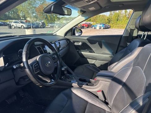 Used 2018 Kia Niro EX w/ EX Premium Package image 10